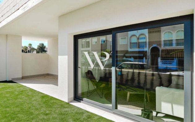 Bungalow — jardín — Torrevieja — Fotografía 5