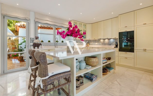 Villa · Reventa - Marbella · Málaga · España