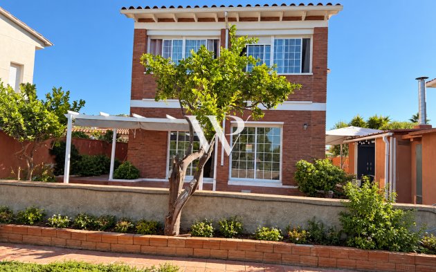Casa · Reventa - Roda de Berà · Tarragona · España