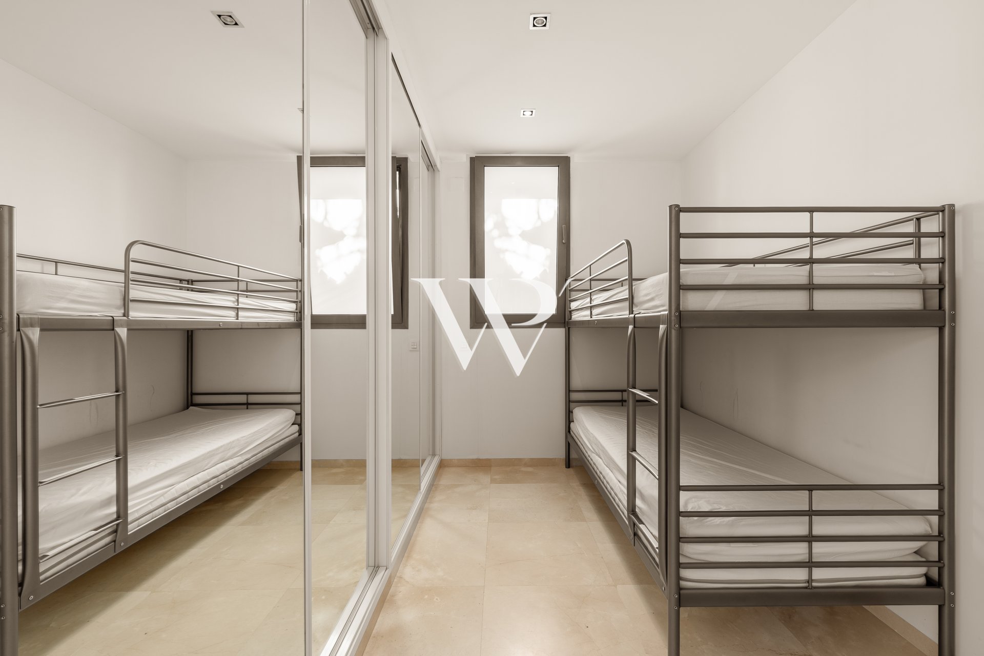 Reventa - Villa - Marbella
