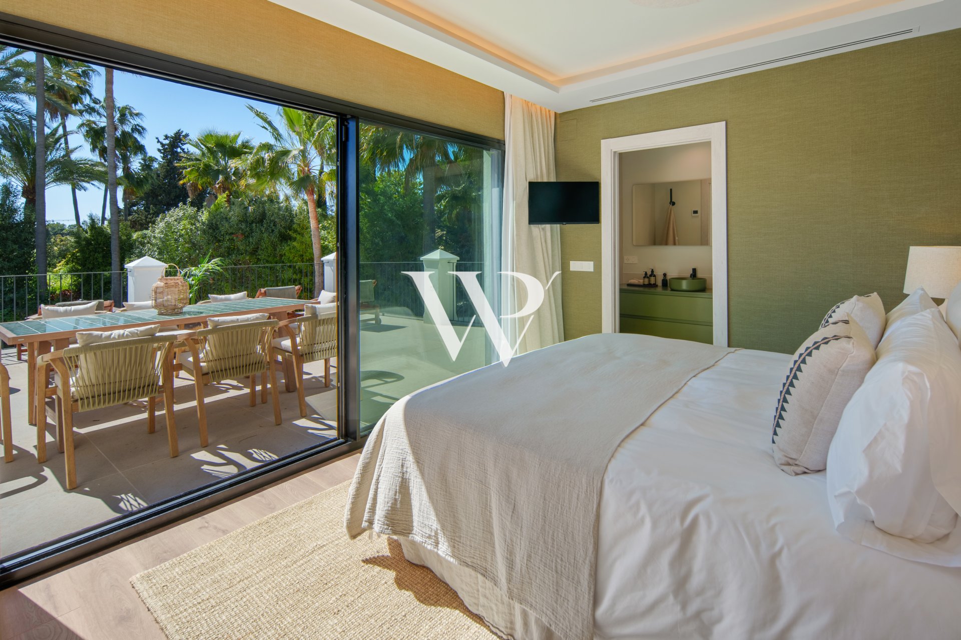 Resale - Villa - Marbella
