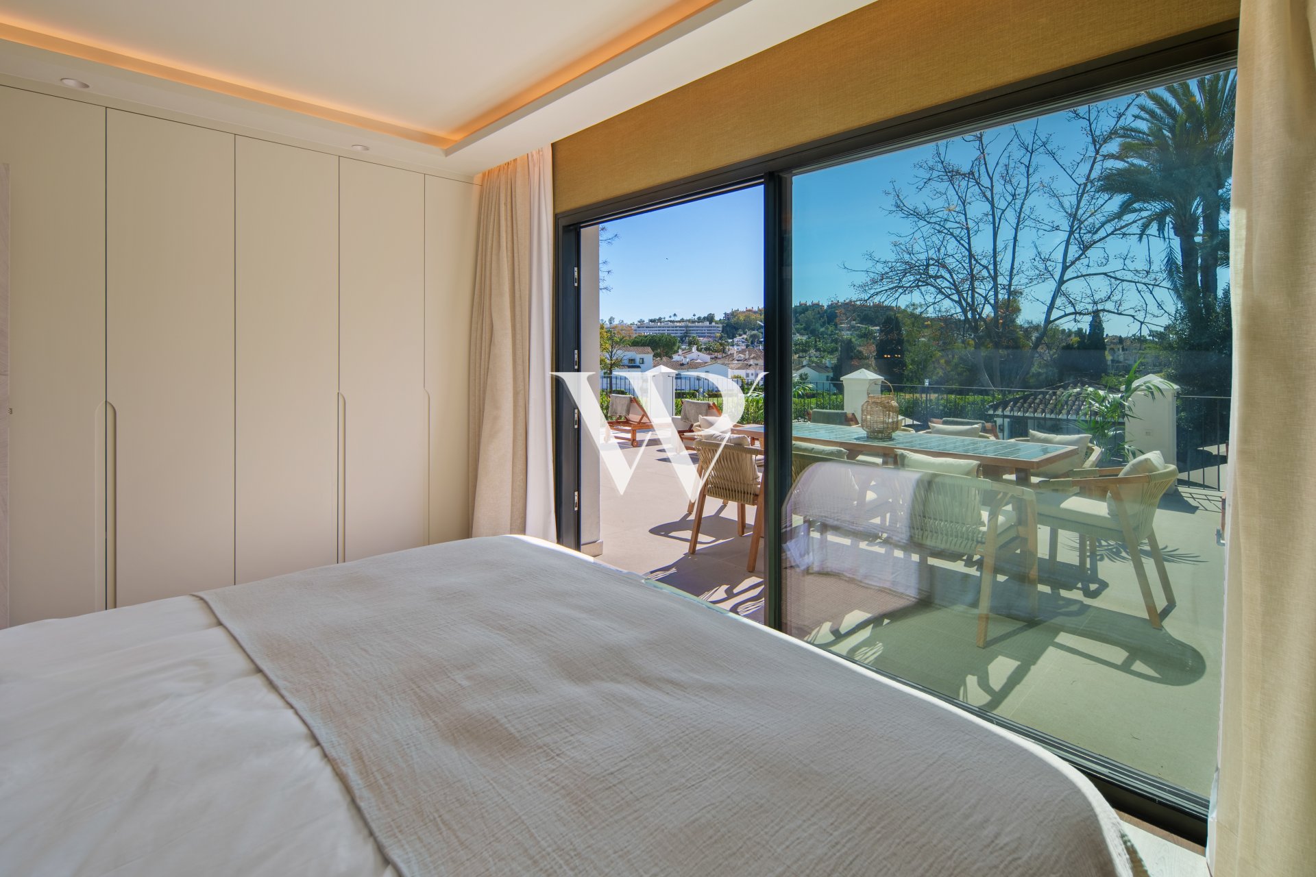 Resale - Villa - Marbella