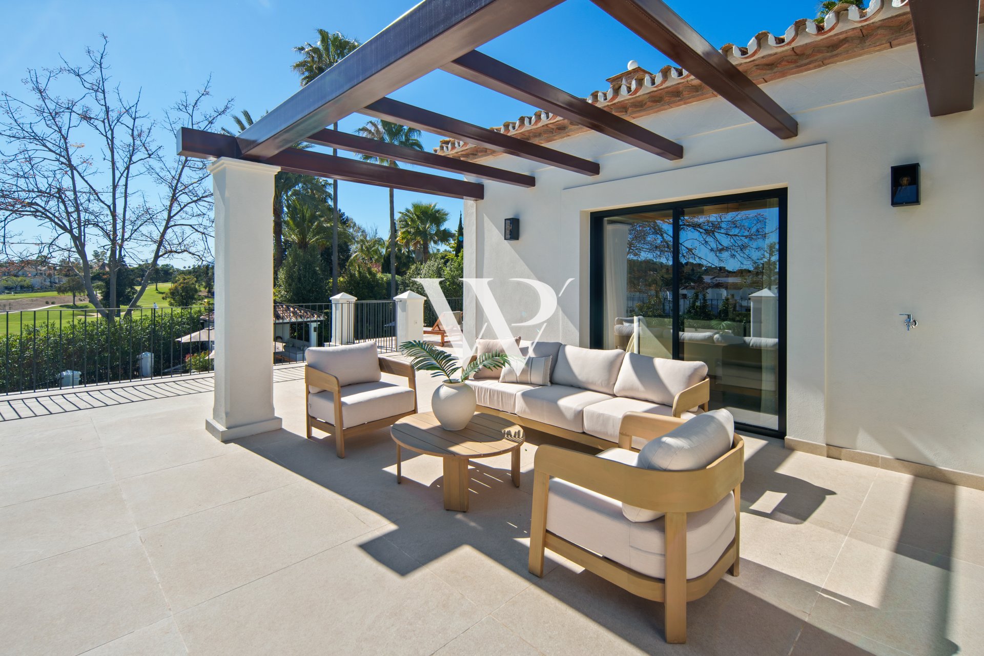 Resale - Villa - Marbella
