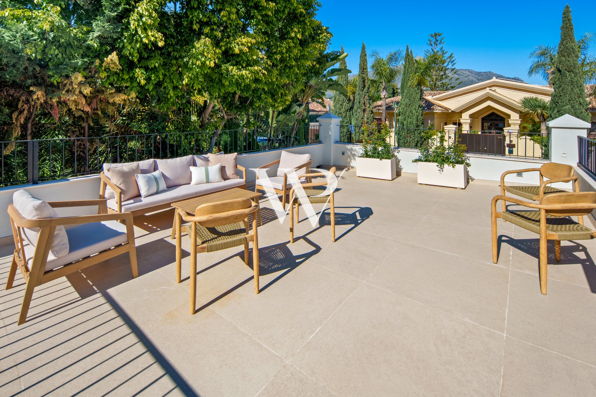 Resale - Villa - Marbella