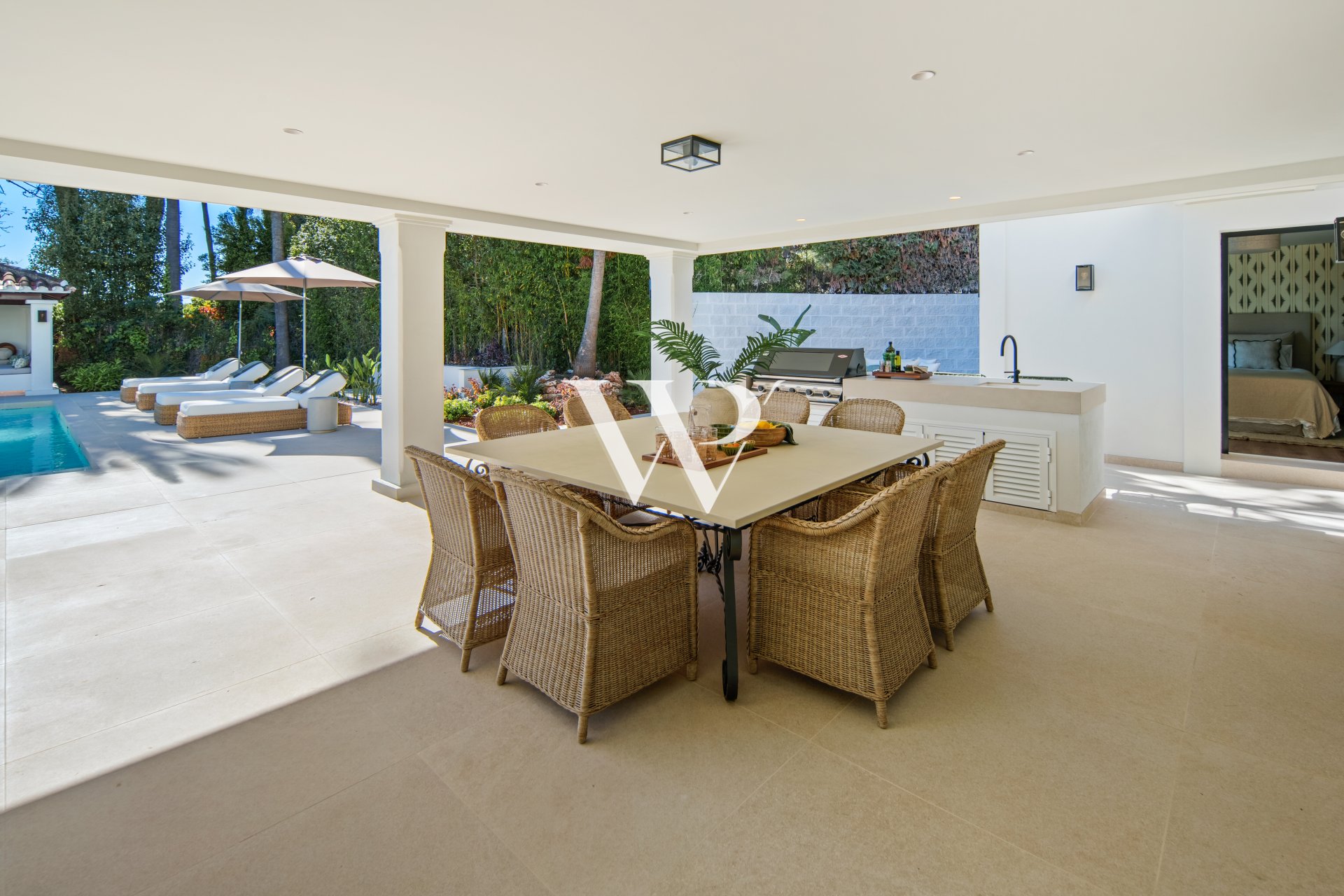 Resale - Villa - Marbella