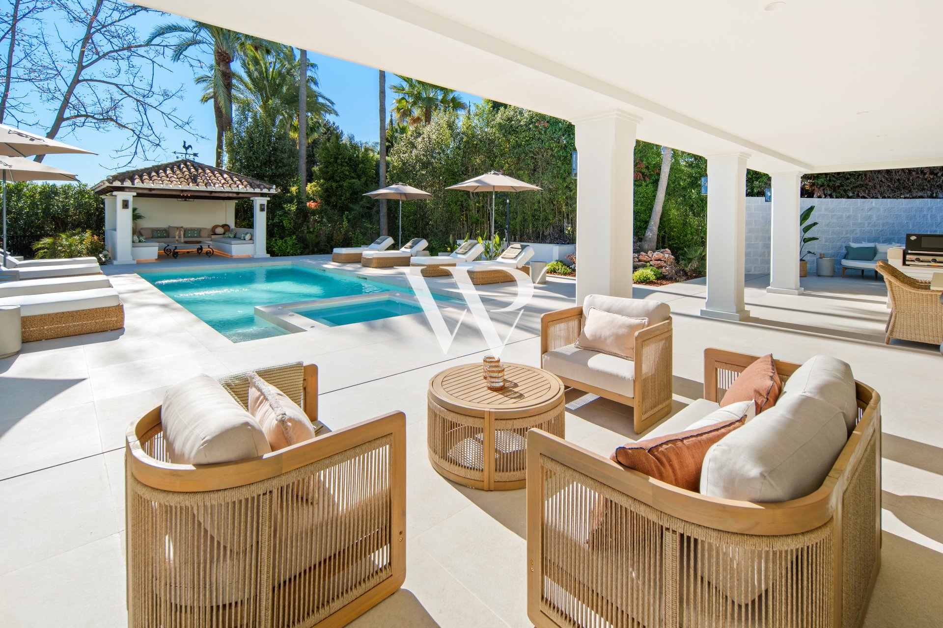 Resale - Villa - Marbella