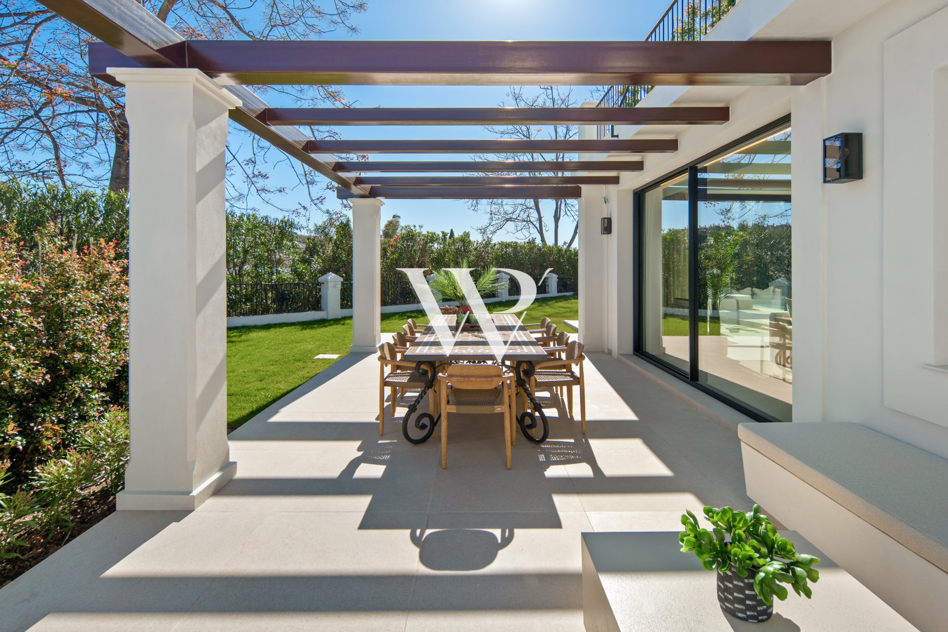 Resale - Villa - Marbella
