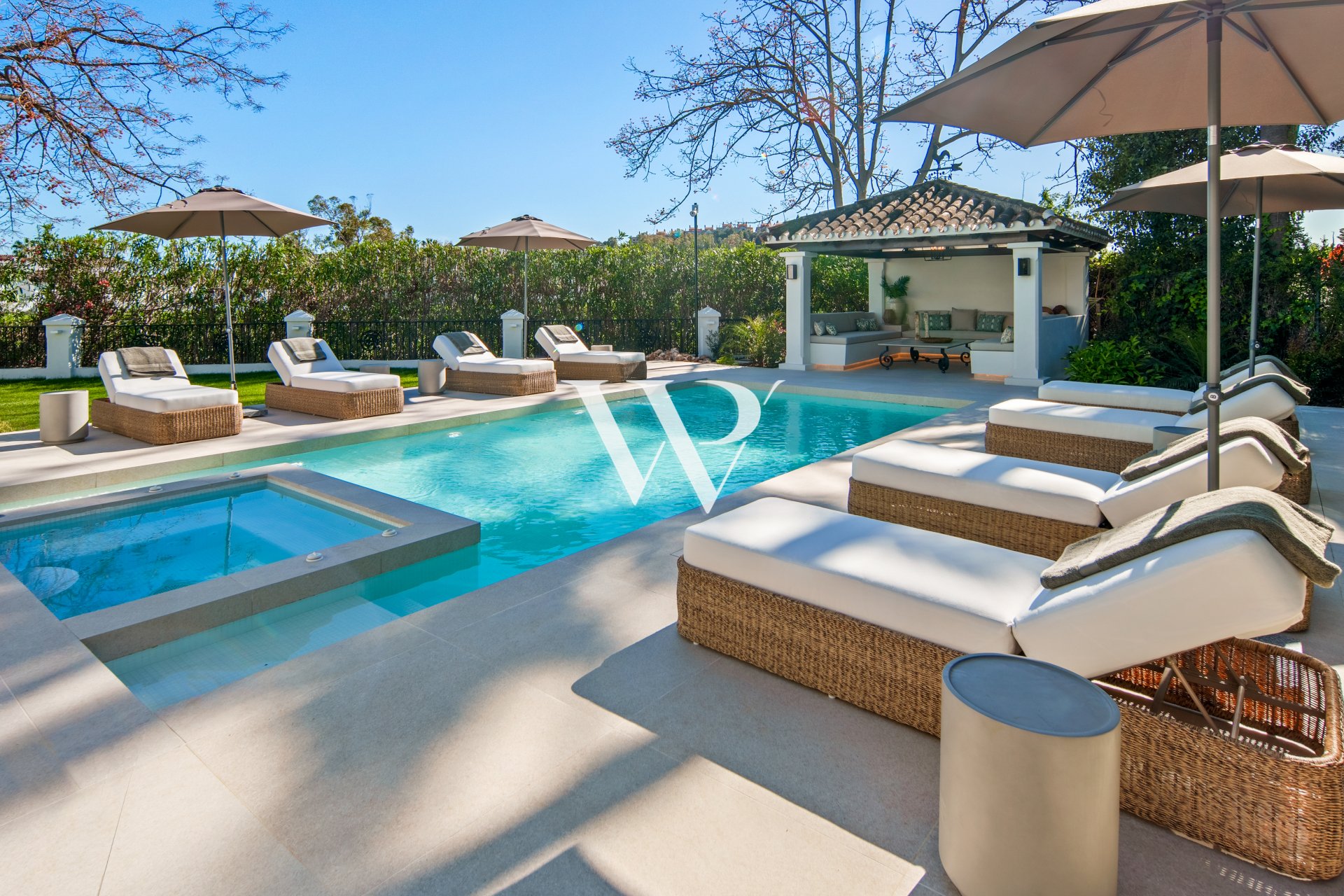 Resale - Villa - Marbella