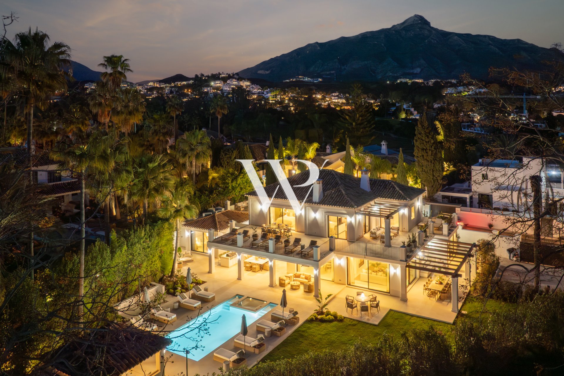 Resale - Villa - Marbella