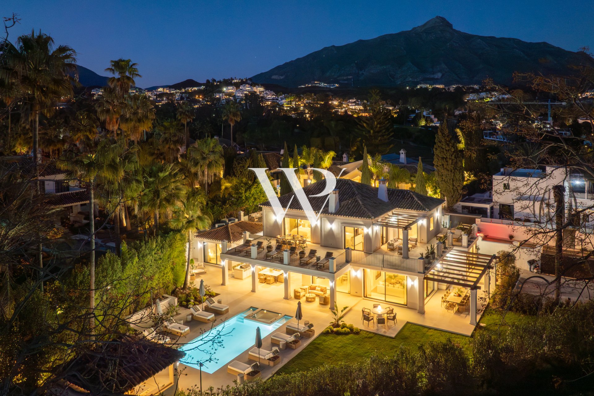 Resale - Villa - Marbella