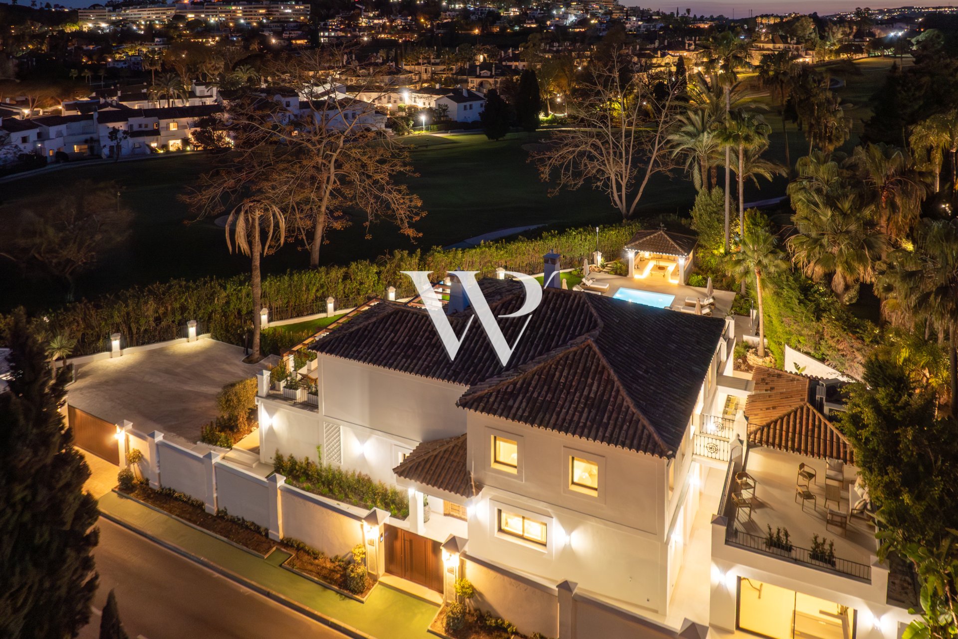Resale - Villa - Marbella