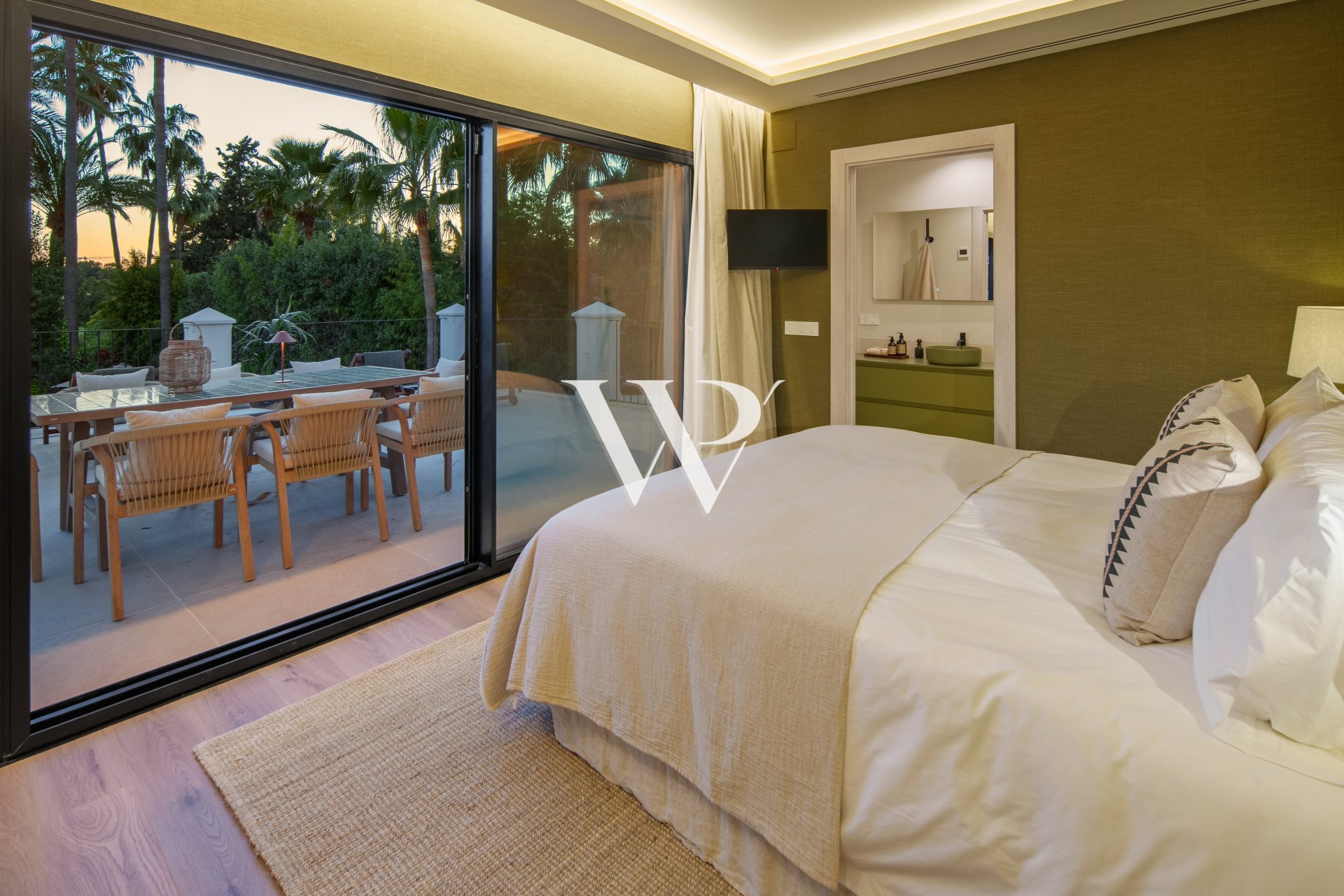 Resale - Villa - Marbella