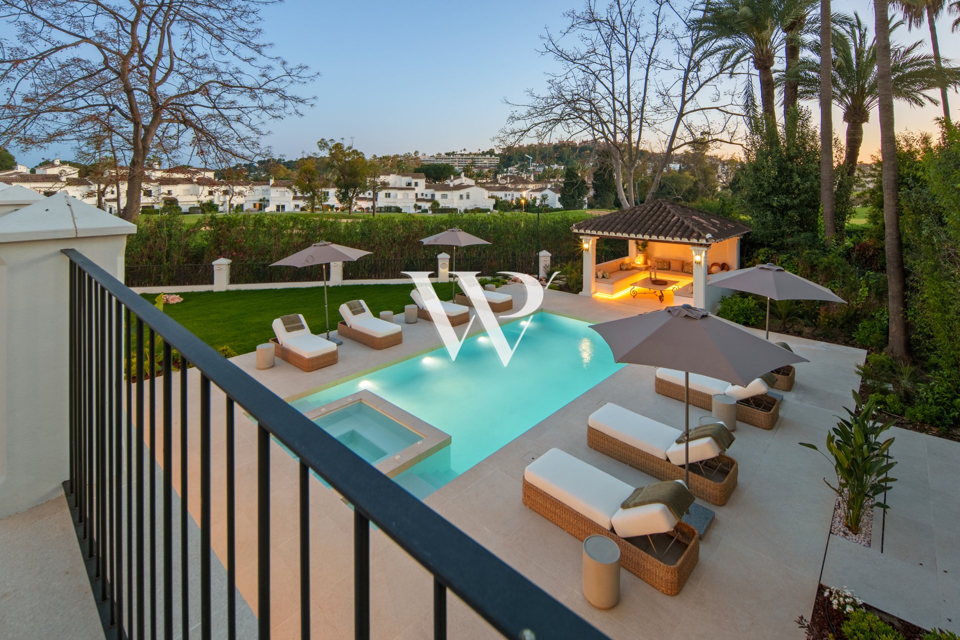 Resale - Villa - Marbella