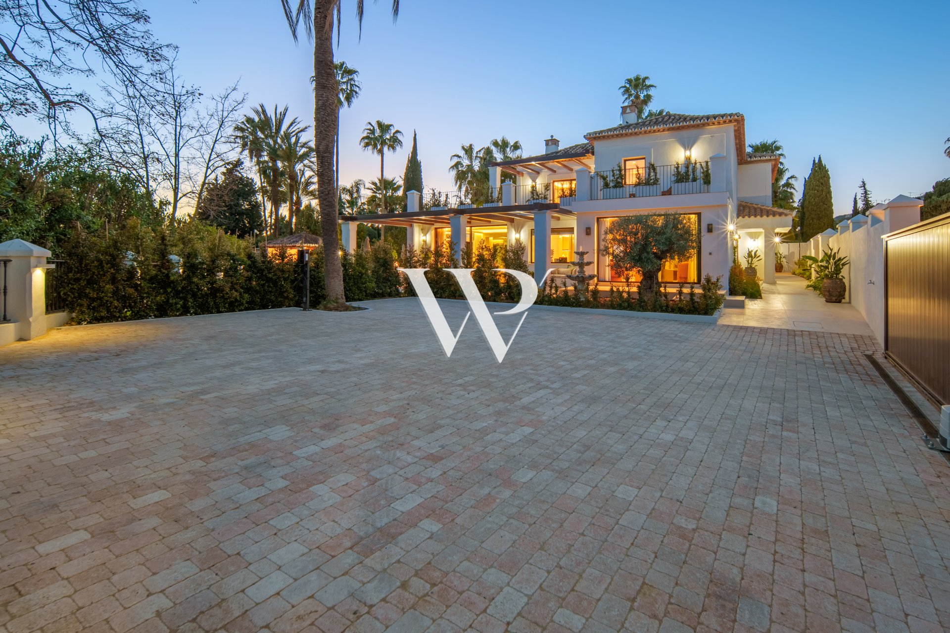 Resale - Villa - Marbella