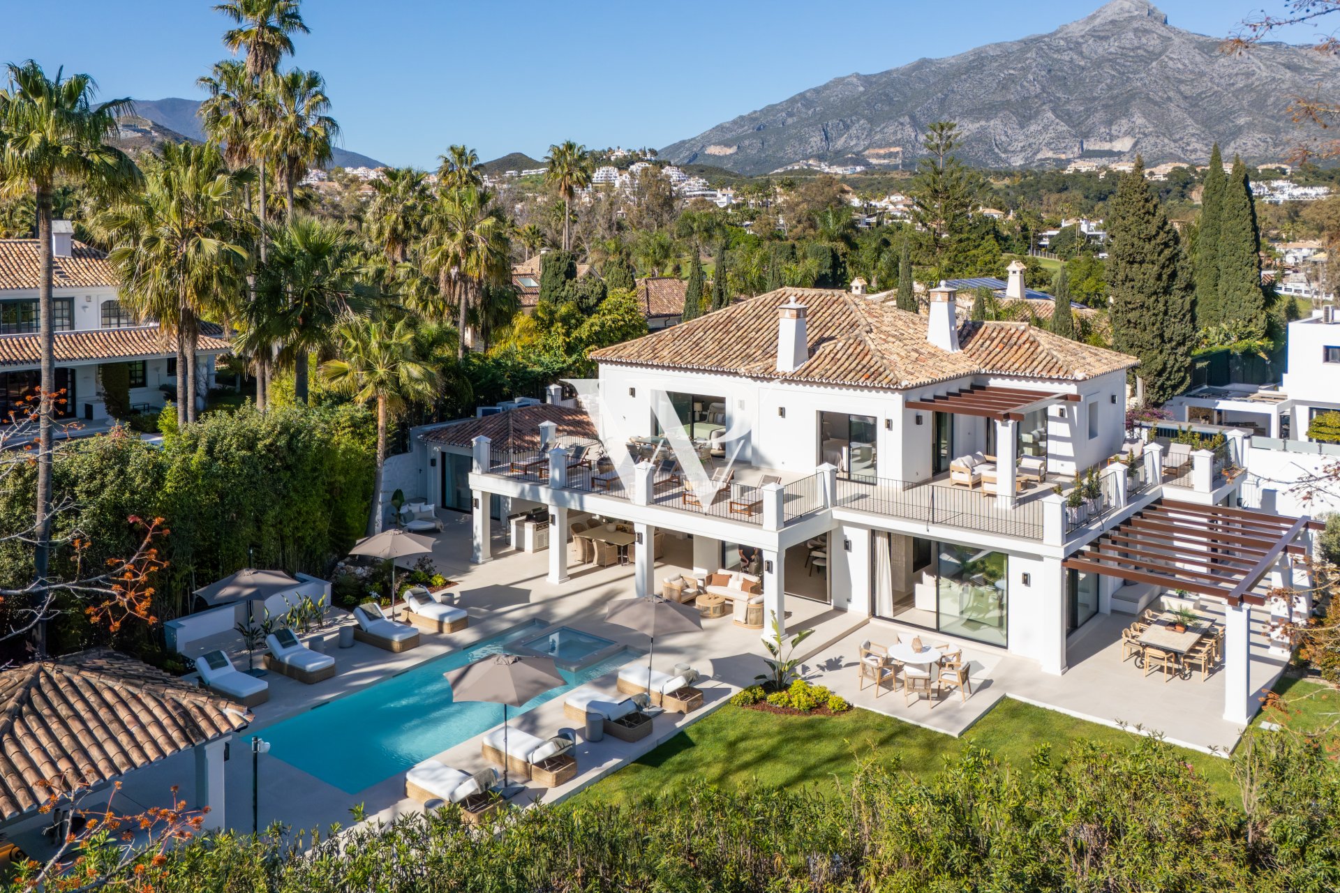 Resale - Villa - Marbella