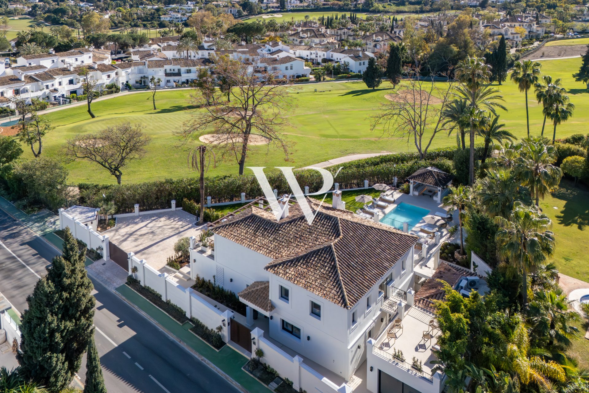 Resale - Villa - Marbella