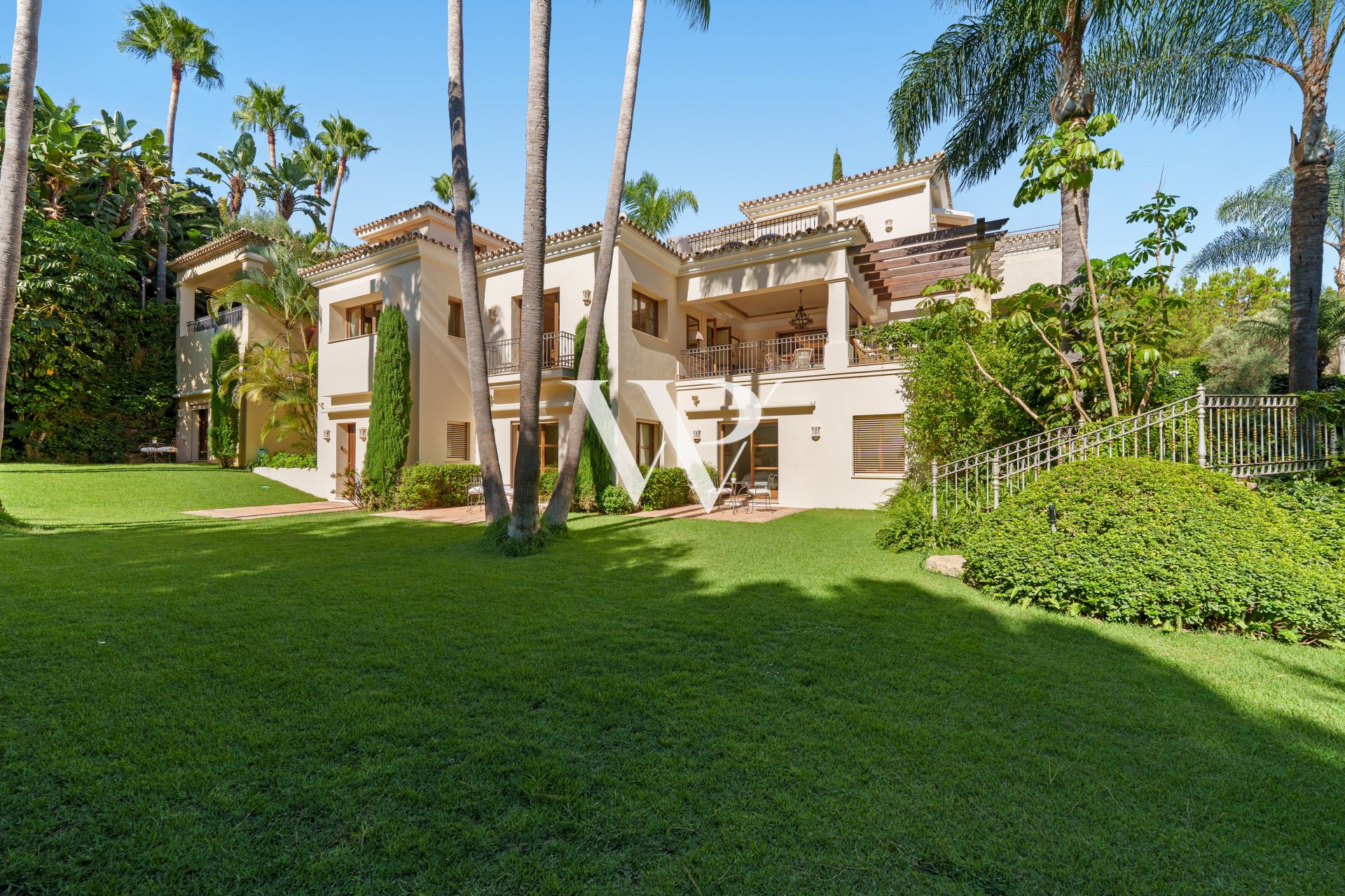 Reventa - Villa - Marbella