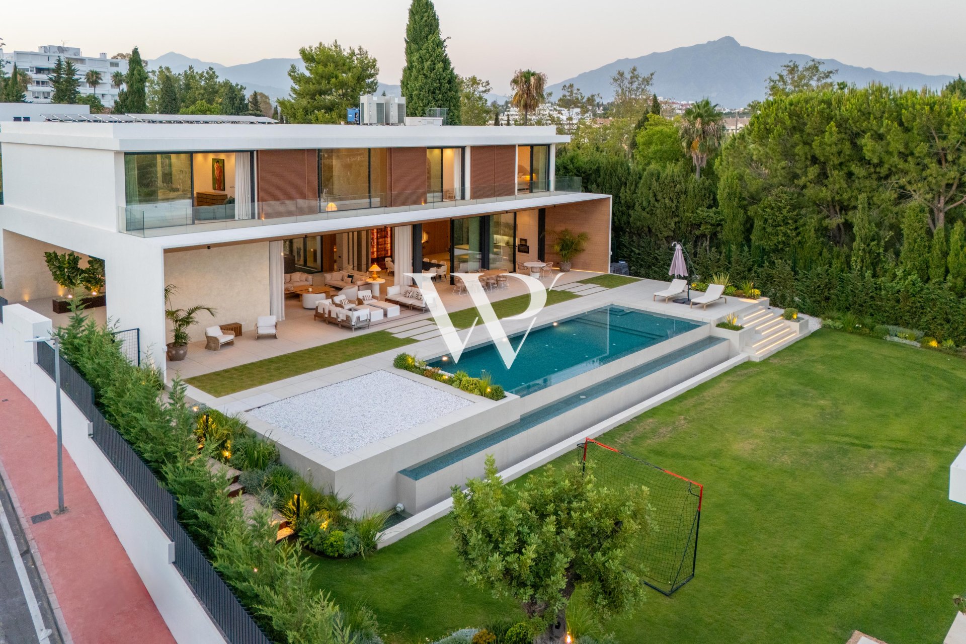 Reventa - Villa - Marbella