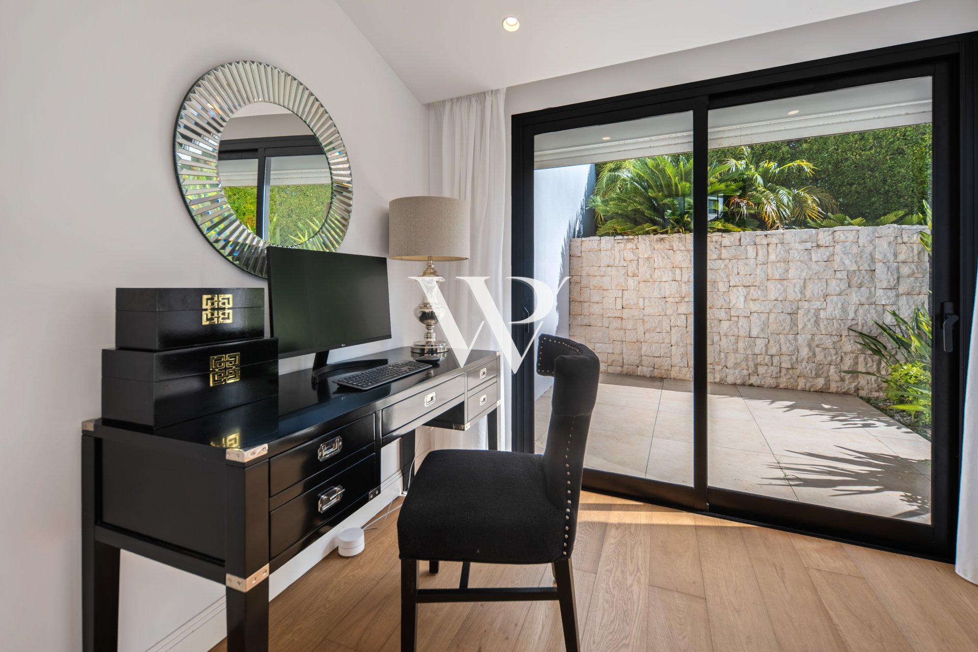 Reventa - Villa - Marbella