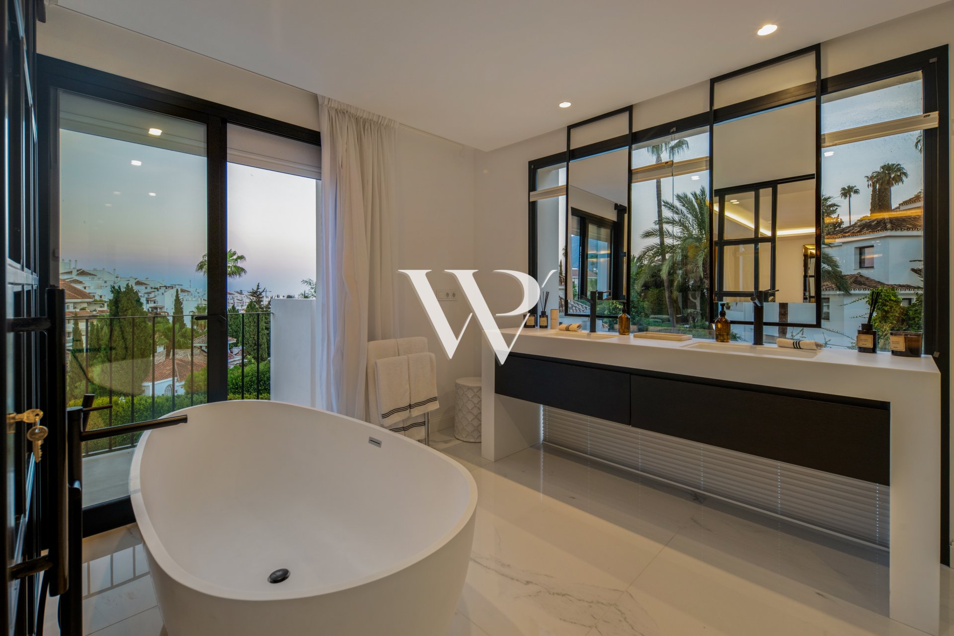 Reventa - Villa - Marbella