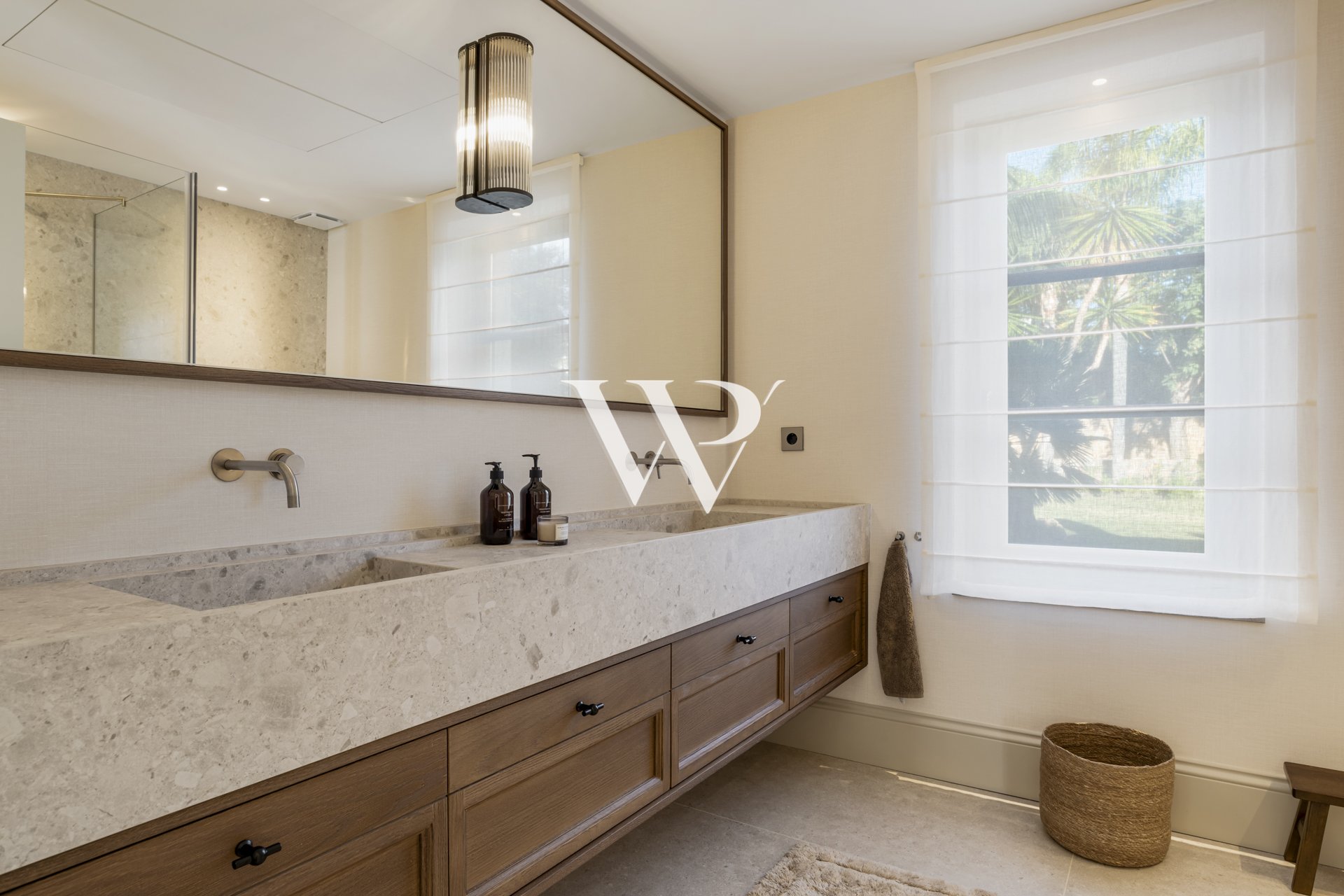 Reventa - Villa - Marbella